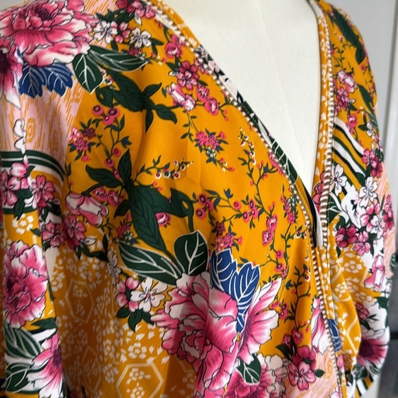 UMGEE Womens Drina‎ Romper Floral Yellow size Large L V Neck Beach Vacation Date - Picture 4 of 8